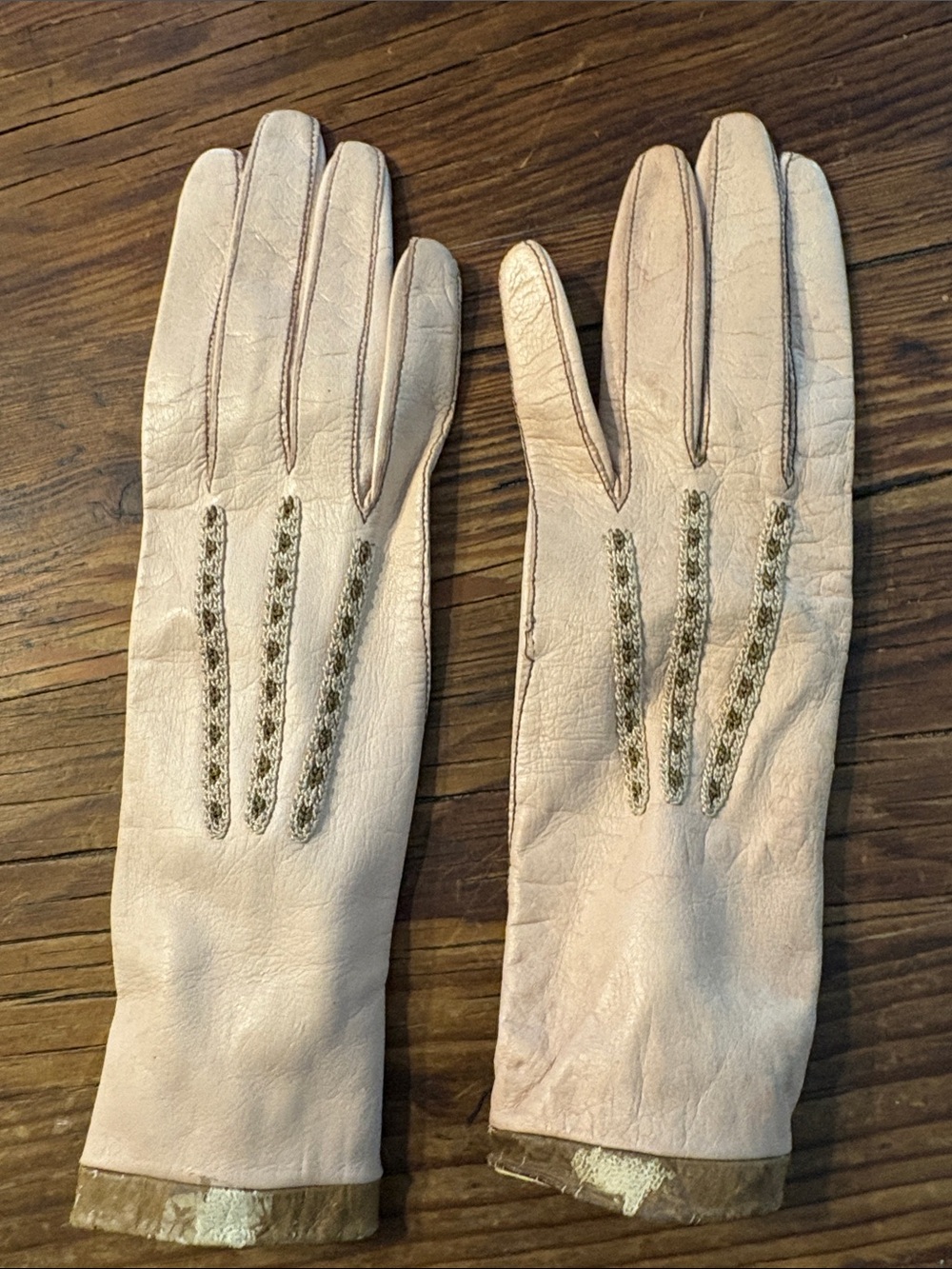 Vintage Leather Gloves in Light Pink